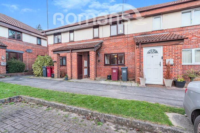 4 Bedroom Terraced House To Rent In August End, Reading, RG30