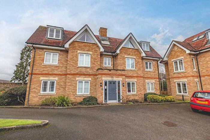 2 Bedroom Flat For Sale In High Street, Iver, SL0