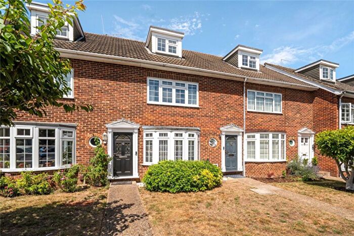 4 Bedroom Terraced House For Sale In Gainsborough Court, Walton-On-Thames, KT12