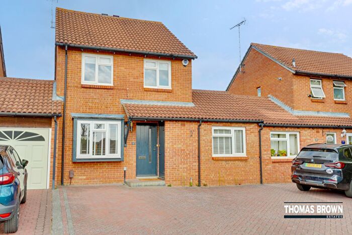 3 Bedroom Detached House For Sale In Marsden Way, Orpington, BR6