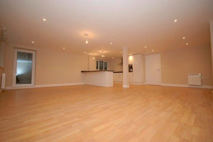 2 Bedroom Flat To Rent In Sussex Studios, Uckfield, TN22