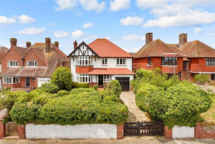 5 Bedroom Detached House For Sale In Waldron Road, Broadstairs, Kent, CT10