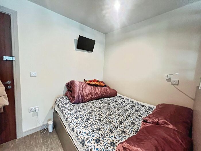 Studio For Sale In Crook Street, Bolton, BL3 - Photo 3