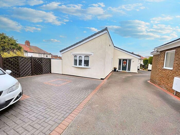 3 Bedroom Bungalow For Sale In Holmfield Avenue, South Shields, NE34