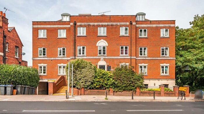 2 Bedroom Flat To Rent In Castle Street, Reading, RG1