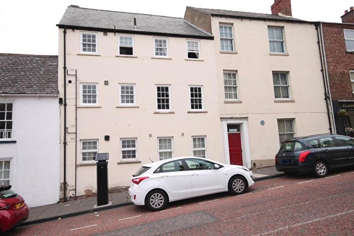 1 Bedroom Flat To Rent In Claypath, Durham City, DH1