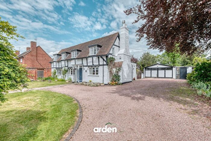 4 Bedroom Detached House For Sale In Main Road, Hallow, WR2