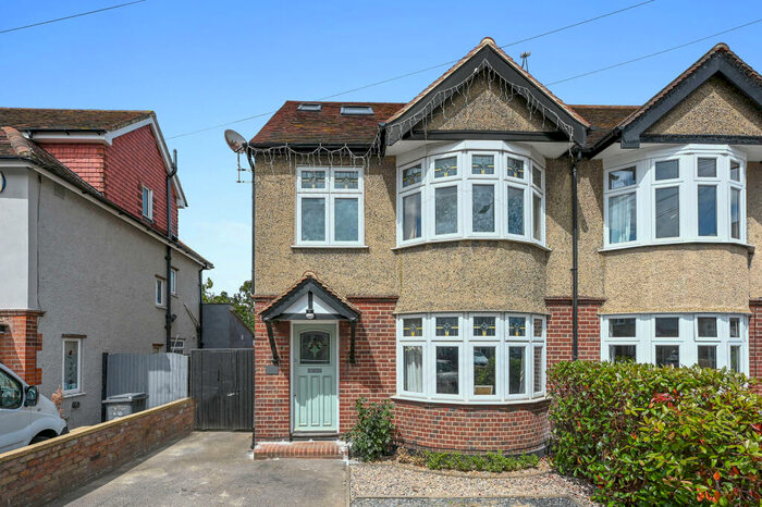 4 Bedroom Semi-Detached House To Rent In Old Moulsham, Chelmsford, CM2