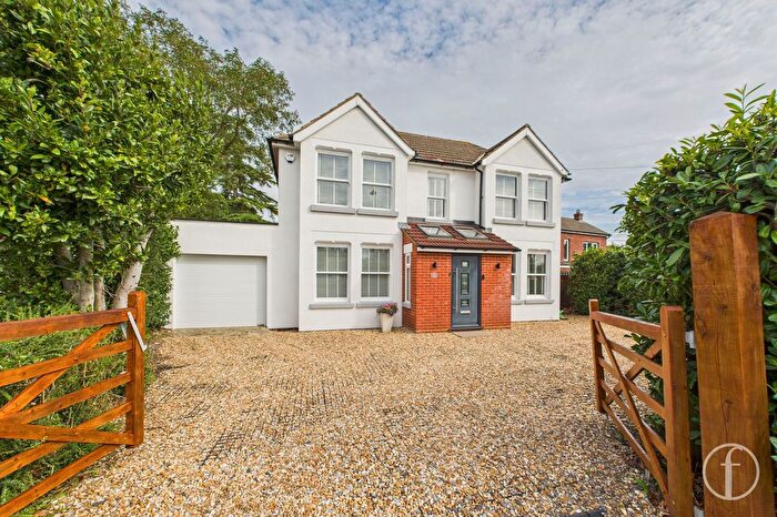 5 Bedroom Detached House For Sale In Hunts Pond Road, Fareham, PO14