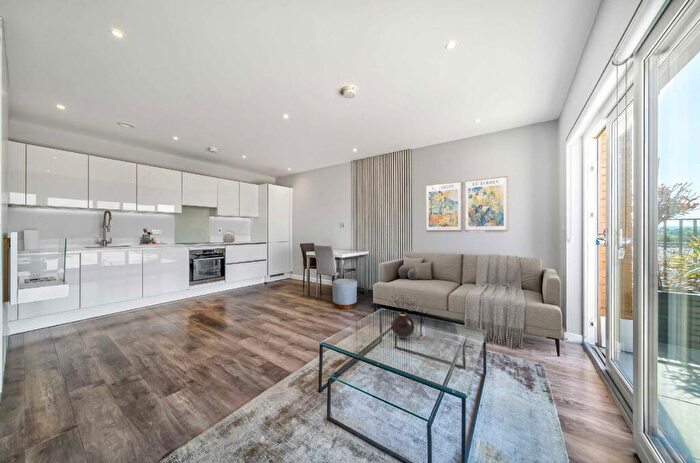 1 Bedroom Flat For Sale In Bittacy Hill, Mill Hill, NW7