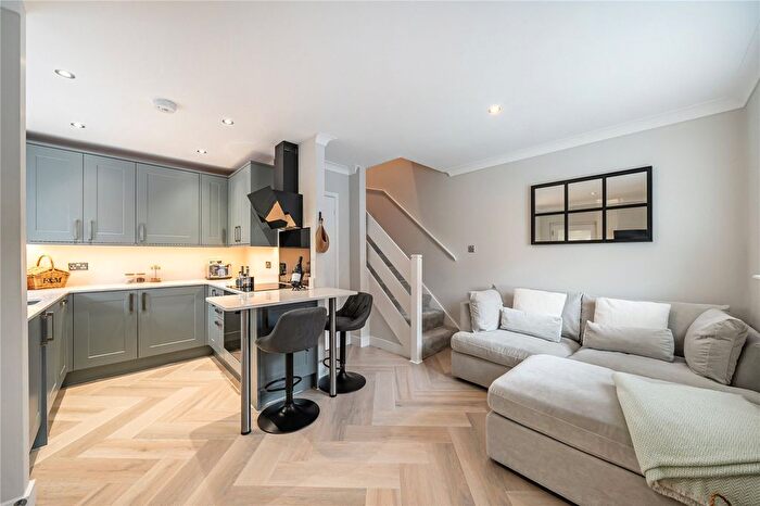 1 Bedroom Detached House For Sale In Hawkswell Walk, Woking, Surrey, GU21