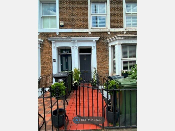 2 Bedroom Maisonette To Rent In Wandsworth Road, London, SW8