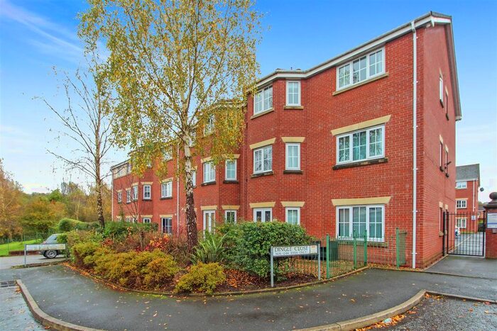2 Bedroom Flat To Rent In Dingle Close, Radcliffe, Manchester, M26