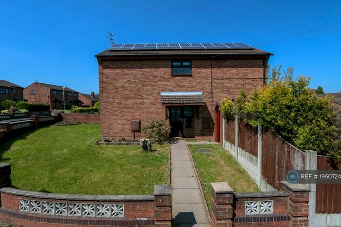 4 Bedroom Detached House To Rent In Bexhill Grove, Stoke-On-Trent, ST1
