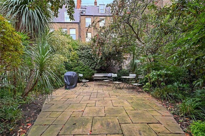 1 Bedroom Flat To Rent In Kensington Square, Kensington, London, W8