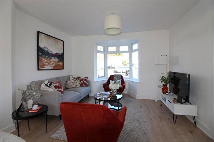 3 Bedroom Terraced House To Rent In Walnut Avenue, Southampton, SO18