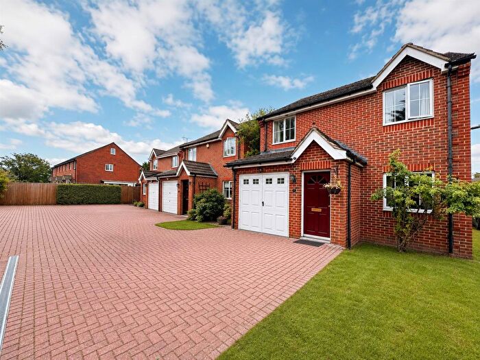 3 Bedroom Detached House To Rent In Reading Road, Winnersh, Wokingham, RG41