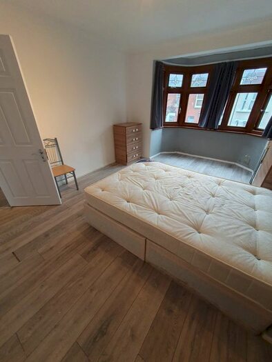 4 Bedroom Maisonette To Rent In Lansdowne Road, London, N17