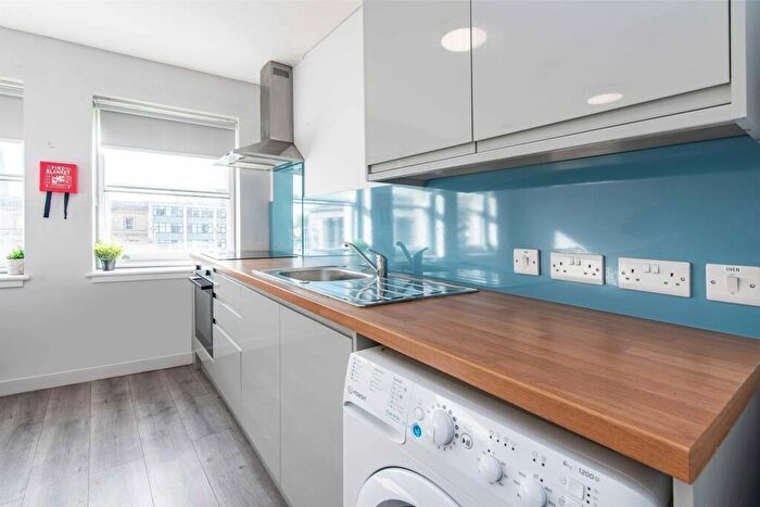 2 Bedroom Apartment To Rent In A Long Row, NG12