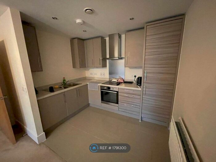 2 Bedroom Flat To Rent In Upper Terrace Road, Bournemouth, BH2