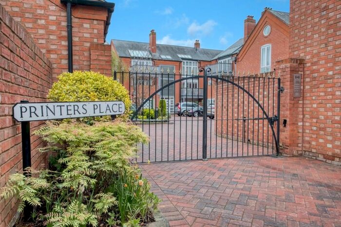 2 Bedroom Flat To Rent In Printers Place, Stratford-Upon-Avon, CV37