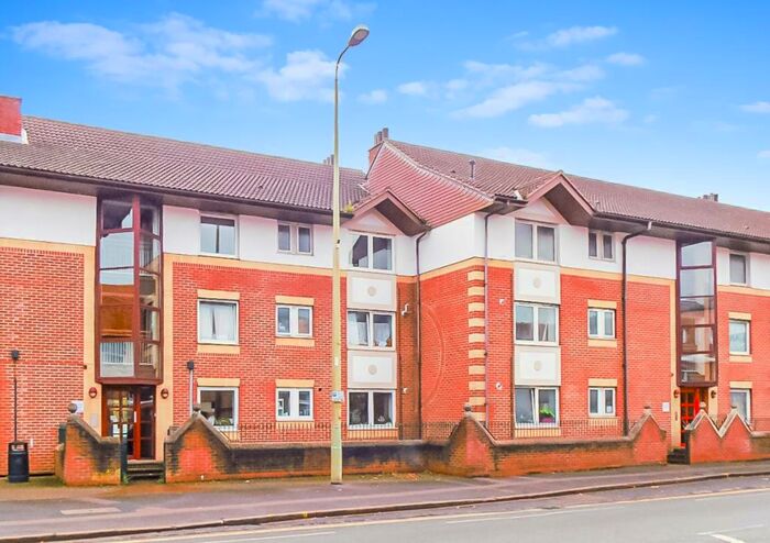 2 Bedroom Apartment To Rent In Ock Street, Abingdon, OX14