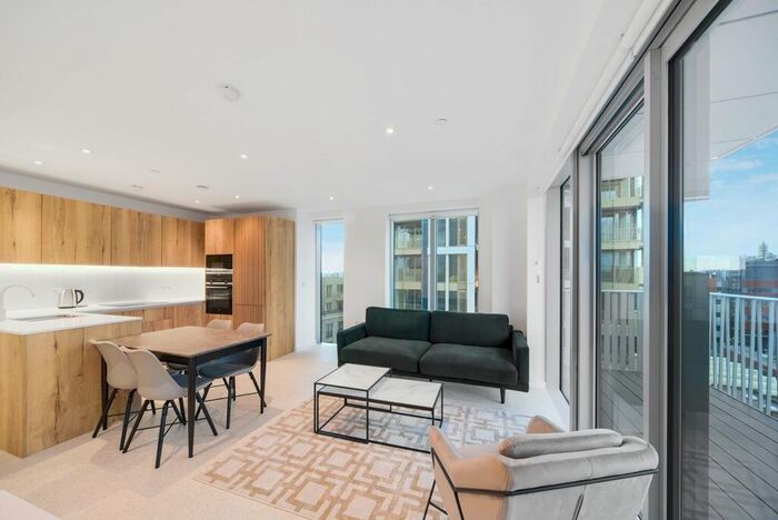 2 Bedroom Flat To Rent In Tapestry Way, London, E1