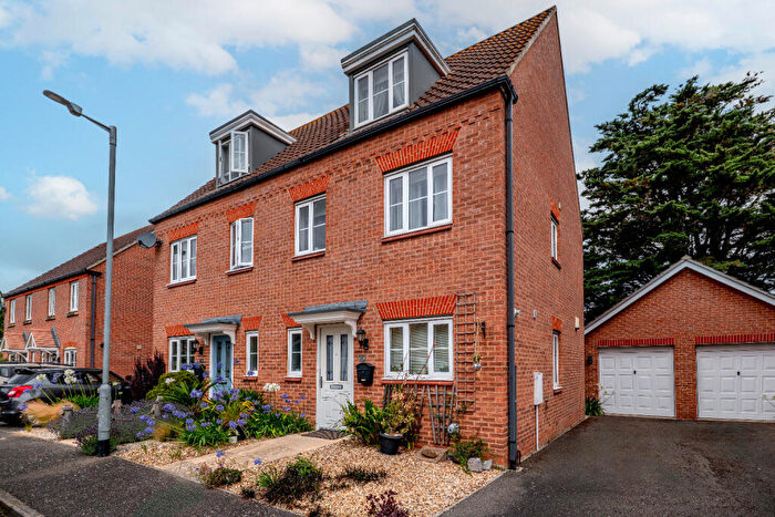 3 Bedroom Town House For Sale In Benstead Close, Heacham, PE31