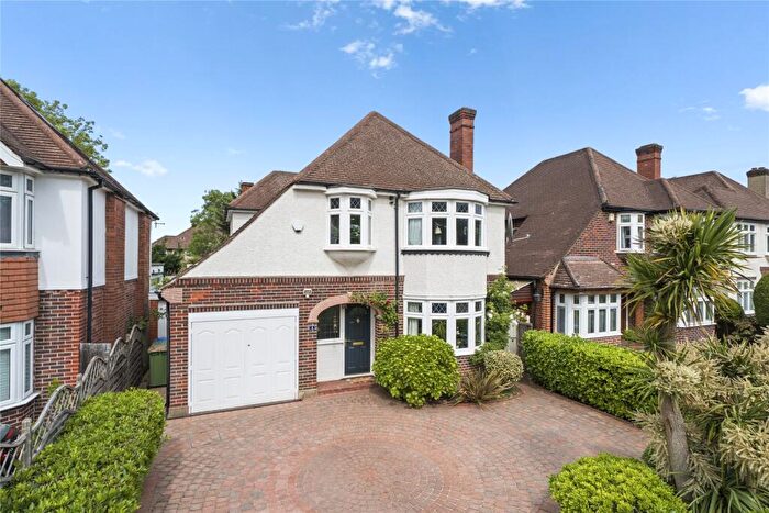 3 Bedroom Detached House For Sale In Hillmont Road, Esher, Surrey, KT10