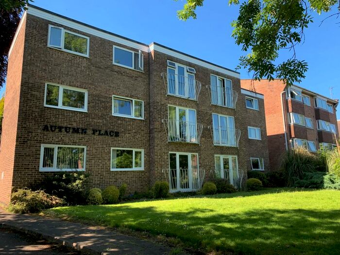 2 Bedroom Flat To Rent In Winn Road, Southampton, SO17