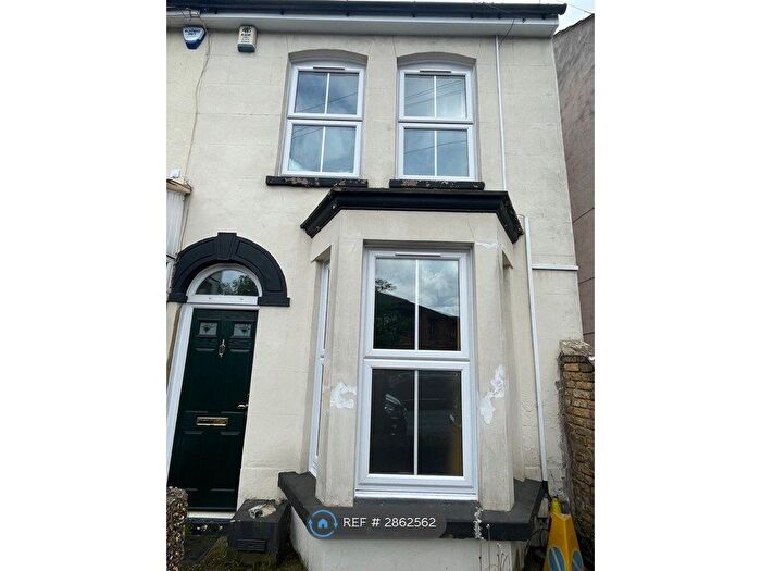 2 Bedroom End Terrace House To Rent In Windmill Road, Gillingham, ME7