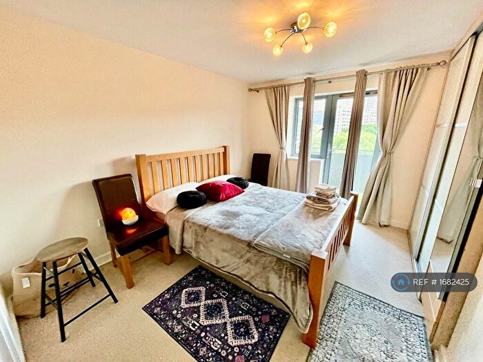 2 Bedroom Flat To Rent In Aqua House, London, NW10