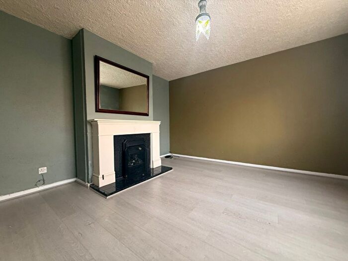 3 Bedroom Semi Detached House To Rent In Mount Pleasant Road, Wisbech, PE13