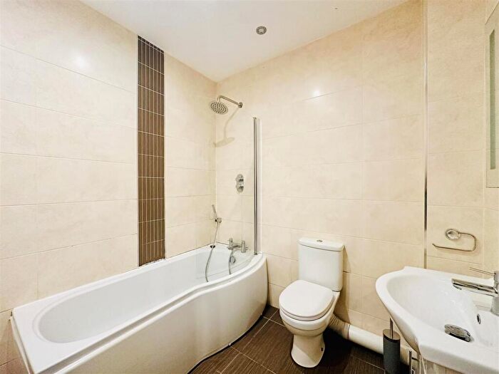 1 Bedroom Apartment To Rent In Elm Avenue, Beeston, Nottingham, NG9