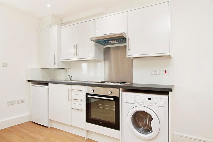 Studio To Rent In Barnett Street, Whitechapel, E1