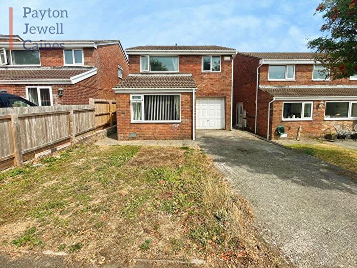 4 Bedroom Detached House For Sale In Maes Talcen, Brackla, CF31