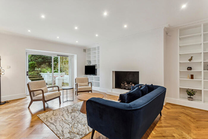 3 Bedroom Flat To Rent In Regents Park Road, Primrose Hill, NW1