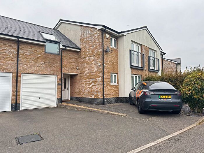 4 Bedroom Terraced House For Sale In Arcon Drive, Northolt, UB5