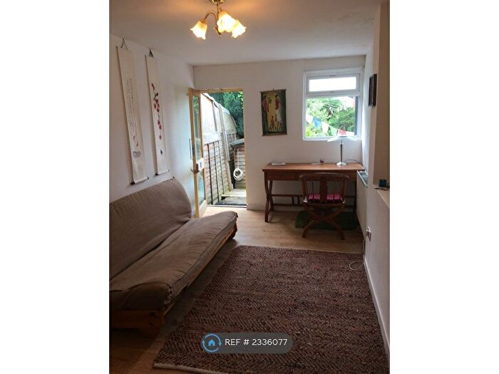 Studio To Rent In Norrys Road, Cockfosters, Barnet, EN4