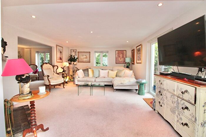 3 Bedroom Detached House For Sale In Bashley Cross Road, New Milton, BH25