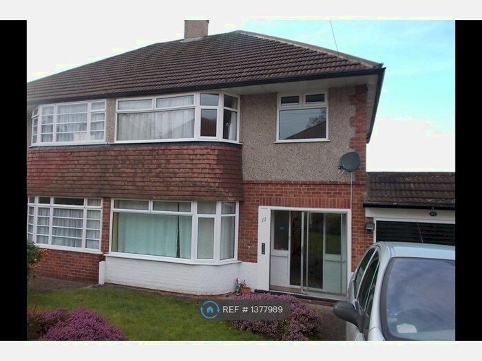 3 Bedroom Semi-Detached House To Rent In Oakwood Close, Redhill, RH1