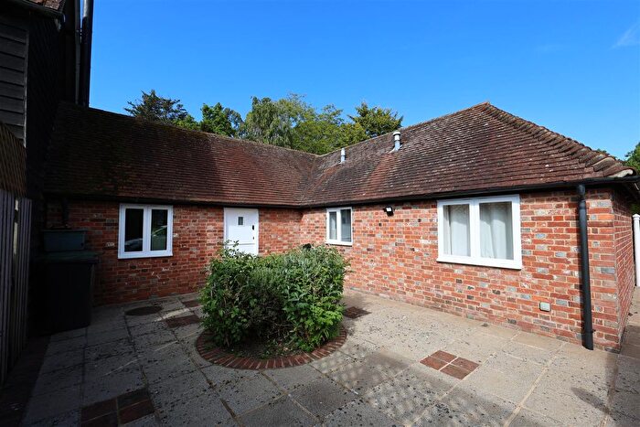 2 Bedroom Cottage For Sale In Nizels Lane, Hildenborough, Tonbridge, TN11