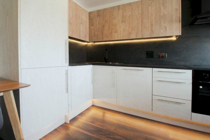 1 Bedroom Flat To Rent In Silvester Street, Hull, East Yorkshire, HU1