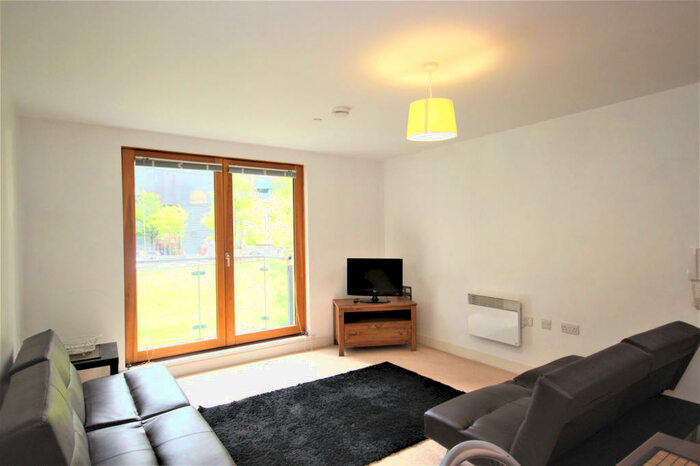 2 Bedroom Flat To Rent In Cypress Place, New Century Park, Manchester, M4