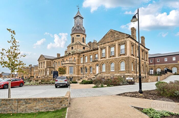 1 Bedroom Flat For Sale In Leishman Views, Wellesley, Aldershot, Hampshire, GU11