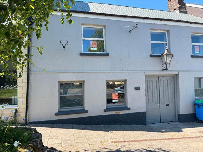 Flat To Rent In Flat, West Street, Okehampton, EX20