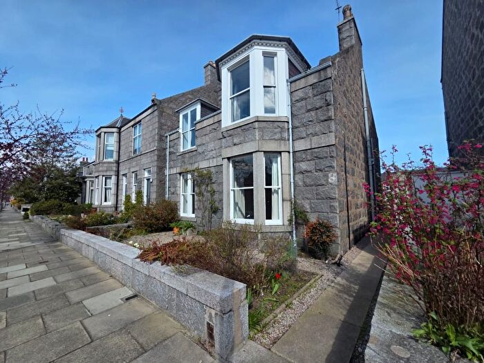 2 Bedroom Flat To Rent In Forbesfield Road, West End, Aberdeen, AB15
