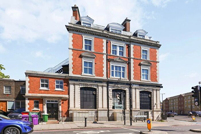 3 Bedroom Flat To Rent In Fairfield Road, Bow, E3