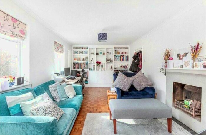 2 Bedroom Flat To Rent In Church Walk, London, SW13