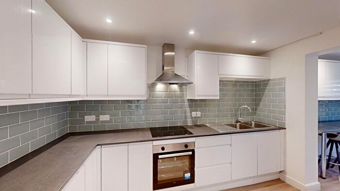 6 Bedroom Property To Rent In Paget Street, Gillingham, Kent, ME7